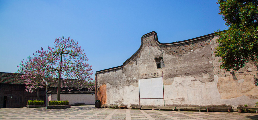 日(ri)月劇場(chang).jpg